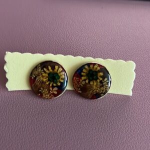 Flower Pressed Inside Round stud earrings